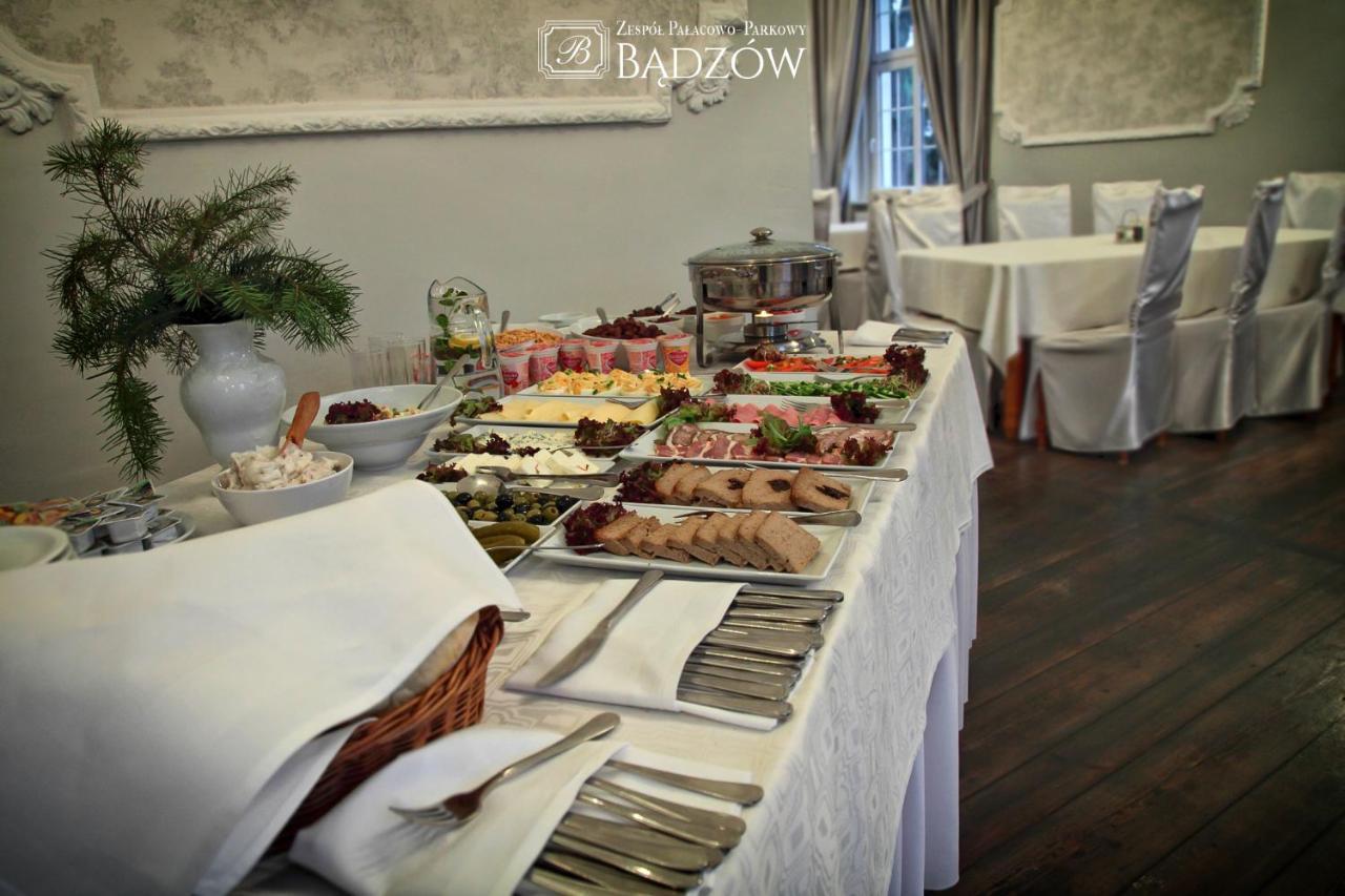 Zespol Palacowo-Parkowy Badzow بولكوفيتسا المظهر الخارجي الصورة