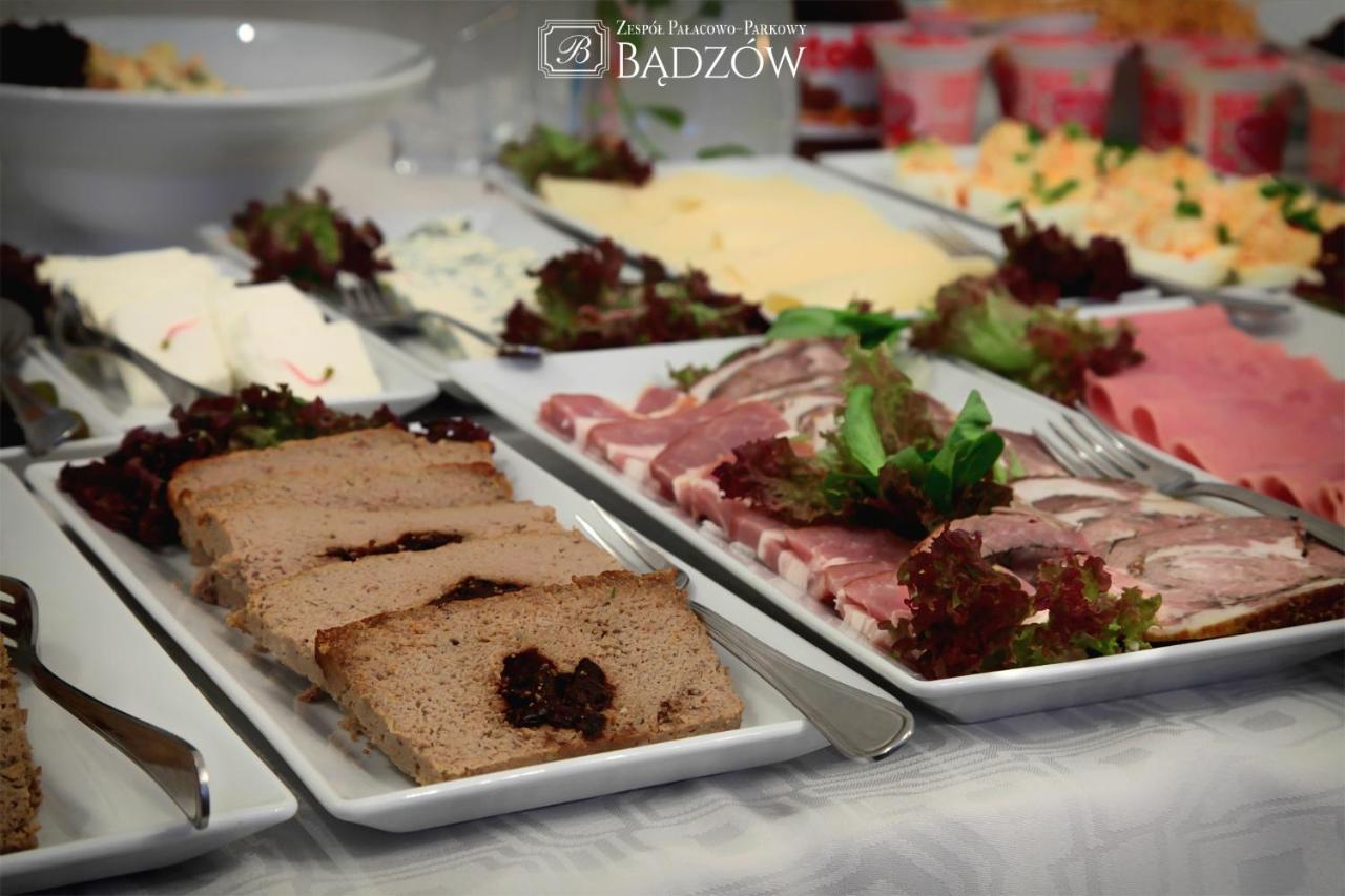 Zespol Palacowo-Parkowy Badzow بولكوفيتسا المظهر الخارجي الصورة
