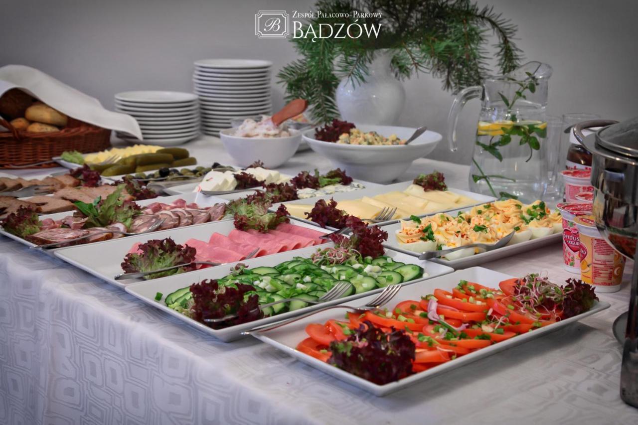 Zespol Palacowo-Parkowy Badzow بولكوفيتسا المظهر الخارجي الصورة