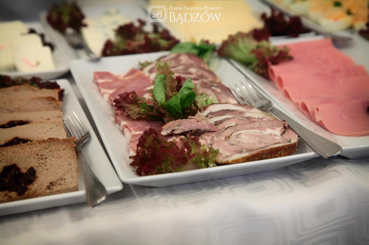 Zespol Palacowo-Parkowy Badzow بولكوفيتسا المظهر الخارجي الصورة